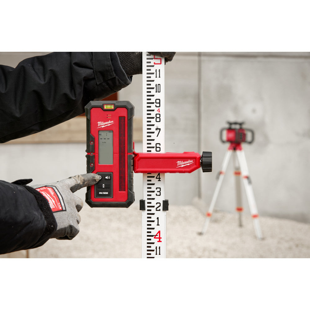 M18™ Red Exterior Rotary Laser Level Kit with Receiver, Tripod, & Grade Rod (3701-21T)